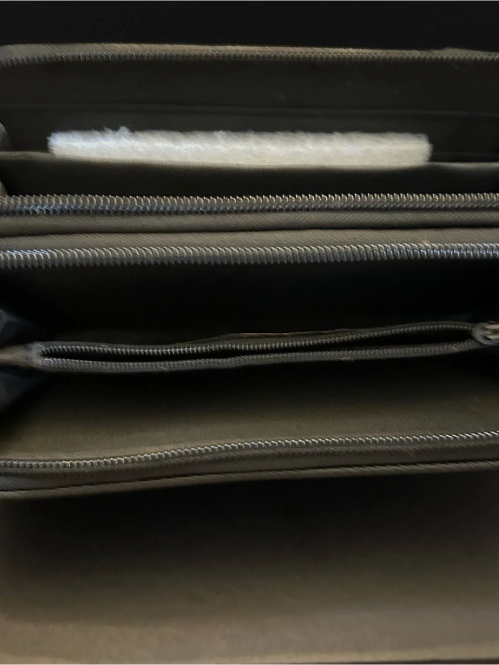 Spacious Unisex Black Double Zip-Around Wallet with 6” Wrist Strap NWOT